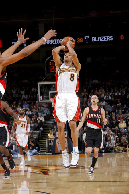 他因伤退出 他因伤退出